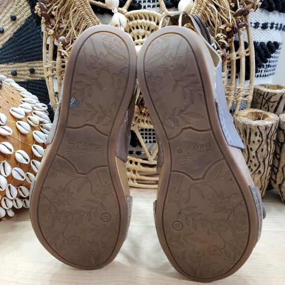 Dansko Women's 7/37 Lou Sandal EVA Burnished Leather Open Toe Buckle Comfort - Picture 8 of 15